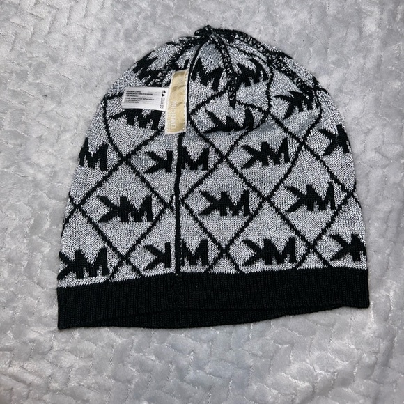 Authentic Michael Kors logo knit beanie - Picture 4 of 5